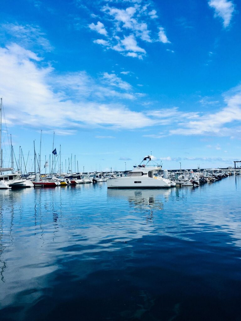 boats, port, ocean, nature, sailboats, yacht, water, harbor, sky, blue sky, clouds, reunion, west reunion, reunion island, i gers reunion, tourism